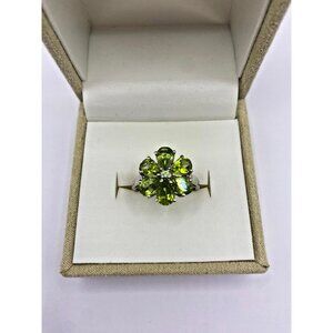 925 Silver Ring, Size 9 Peridot, Light Green Stone, Floral Ring
